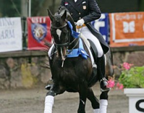 Leslie Morse and Tip Top win the 2009 U.S. Dressage Championships at the Festival of Champion :: Photo © Mary Phelps