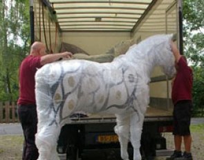 The horse statues arrive to be placed all over Rotterdam