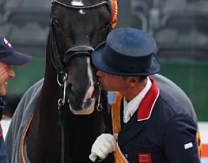Carl Hester kissing Uthopia after winning team gold at the 2011 European Championships :: Photo © Astrid Appels