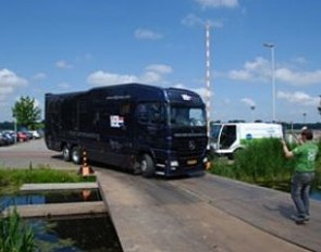 The first lorries arrive in Rotterdam for the 2011 European Dressage Championships :: Photo courtesy EKdressage2011.nl