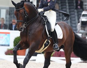 Victoria Max-Theurer on Augustin. What a fantastic horse and it didn't even show a third of his potential. The trot extensions were non existent and the ride was quite lethargic. Step it up, if you want to score 80%!