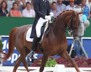 Hans Peter Minderhoud on Nadine in the kur to music finals at the 2011 European Dressage Championships