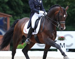 Angela Krooswijk and Roman Nature at the 2011 European Young Riders Championships in Broholm, Denmark :: Photo © Astrid Appels