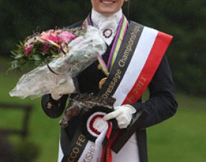 Nanna Skodborg Merrald wins Junior Riders' Kur to Music Gold