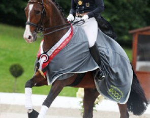 Vivien Niemann and Cipollini win the Junior Rider Individual Test at the 2011 European Junior Riders Championships :: Photo © Astrid Appels