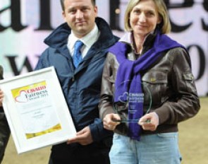 Fabian Scholz and Susanne Miesner win the Cavallo Fairness Award at 2011 Equitana in Essen