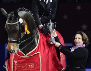 Valentina Truppa and Eremo del Castegno win the World Cup Qualifier in Frankfurt :: Photo © Karl Heinz Frieler