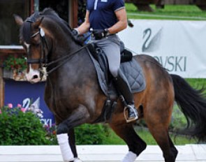 Marc Boblet schooling Whitni Star