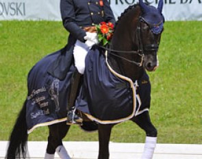 Carl Hester and Uthopia win at the 2011 CDI Fritzens :: Photo © Selene Scarsi