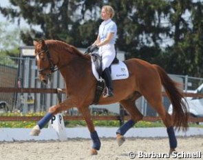 Unlike most riders, Nadine Capellmann schooled Elvis in a snaffle at the show