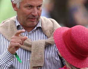 Hesse's trainer Ton de Ridder talks to Salazar's French owner