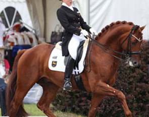 Lena Schutte and Eloy at the 2011 CDIO-JR Hagen :: Photo © Astrid Appels