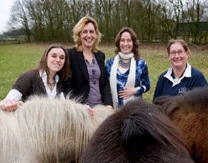 Mirella van Leeuwen, Dr. Kathalijne Visser, Fenna Westerduin, and Dr. Machteld van Dierendonck