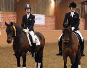 Joline Thuning and Lena Charlotte Walterscheidt won the 2011 Rhinelander Pony Talent Search in Hunxe :: Photo © Barbara Schnell
