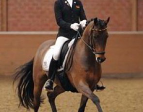 Lena Charlotte Walterscheidt and Lord Champion. Not mistake free, a bit rushed and not quite "there" yet in the back, but they scored just under 70% and won the second group.