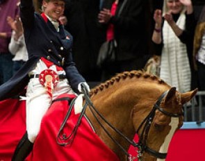 Laura Bechtolsheimer and Mistral Hojris win the 2011 CDI-W London