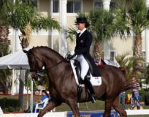 Yvonne Losos de Muniz on Dondolo Las Marismas :: Photo © Mary Phelps