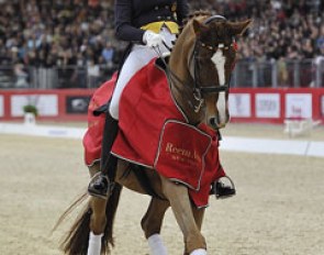 Ulla Salzgeber and Herzruf's Erbe win the 2011 CDI-W Lyon