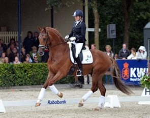 Emmelie Scholtens and Charmeur win the 2011 Pavo Cup Finals :: Photo courtesy www.kwpn.nl