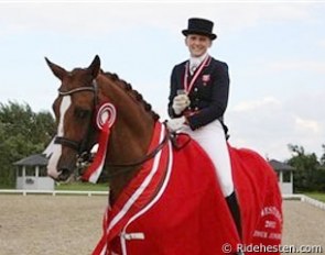 Nanna Skodborg Merrald and Weltliebe win the 2011 Danish Junior Riders Championships :: Photo © Ridehesten.com