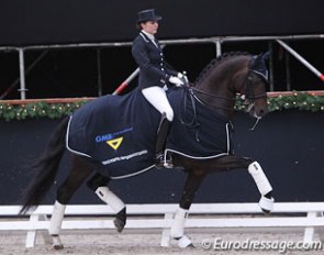 Emmelie Scholtens and Apache win the 2011 KWPN Stallion Competition in Roosendaal :: Photo © Astrid Appels