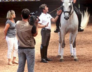 Juan Manuel Munoz Diaz at his clinic in Brazil. Tribuna Lusitana videoing :: Photo © Tribuna Lusitana