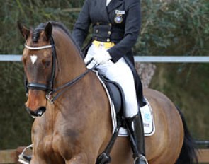 Sara Henrietta Bergstrom Kallstrom on Bailey Imperial, who previously competed by Swedish junior Victoria Bergh
