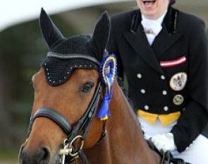 During the prize giving ceremony the announcer played the wrong national anthem (that of Australia instead of Austria) which produced quite some laughter from the rider and the crowds.