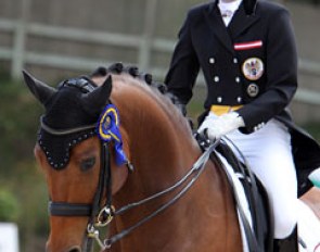 Astrid Neumayer and Everglade win the Grand Prix Special at the 2011 Sunshine Tour