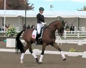 Laura Bechtolsheimer and Tellwell riding a demo at the 2011 British Nationals