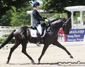 Caroline Roffman on San City (by San Remo x Bolero) :: Photo © Mary Phelps/Phelpsphotos.com