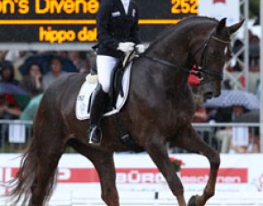 Helen Langehanenberg and Damon's Divene had to ride during a rain shower