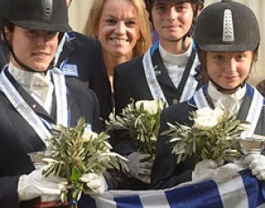 The Greek gold medal-winning children's team at the Balkan Championships: Kyveli Tzortzaki, Vassilili Voltairou (partially obscured), chef d’equipe Emmanouella Mousamas, Melina Zografou Alexiou and Lyda-Evdokia Anesti :: Photo © Alexis Vassilopoulos