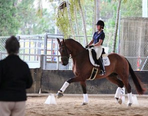 Jennie Loriston-Clarke coaching Nicole Tough on Flavia during a clinic in Australia :: Photo © Tammy Stephens
