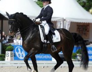 Jenny Lang and Loverboy win the under 25 class