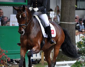 Victoria Michalke on Novia