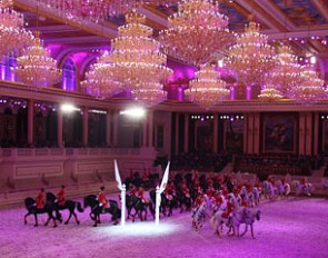 A show with Andalusians and Friesians at Heilan