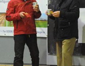 Team trainer Jonny Hilberath chats with Klaus Balkenhol