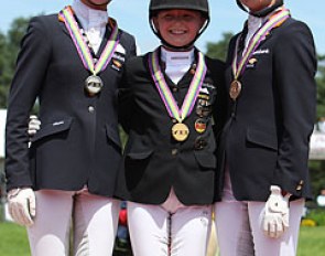 The kur podium medalists: Sanne Vos, Semmieke Rothenberger, Rosalie Bos