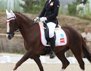 Austrian Xena Herta Schumann on Vito
