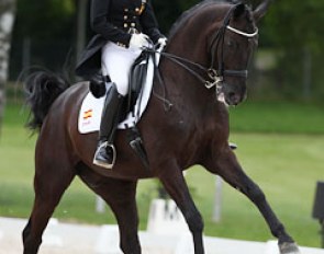 Spanish Cristina Giros Mon on Sunday Boy (by Sandro Hit)