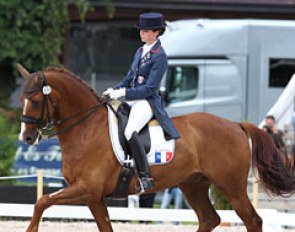French Helene Legallais on her talented Unique (by Olivi)