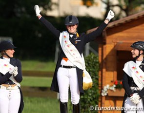 Dana van Lierop wins the individual test at the 2012 European Junior Riders Championships. Silver for Vivien Nieman, bronze for Vivian Scheve