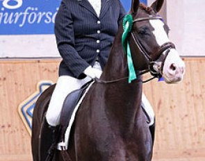 Anna Sundstrom on Luxus CML (by Florencio x Bolero)