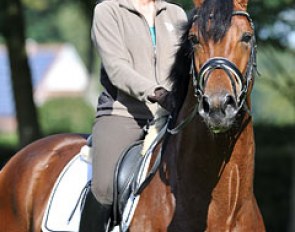 Breeder Sabine Ludwichowski aboard Escolar (by Estobar x Furst Piccolo) :: Photo © Tanja Becker