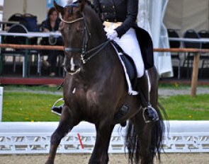 Anna Kasprzak on Donnperignon