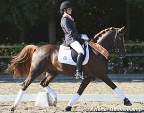 Maaike Slootweg and El Diego win the 6-year old Dutch Young Pony Championships in Kootwijk :: Photo © Arlette Beukenkamp