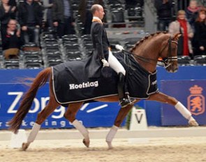 Hans Peter Minderhoud and Vivaldi win 2012 VHO Trophy :: Photo courtesy www.kwpn.nl