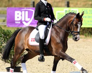Danish Jeanette Haugaard on Boss Bunter R