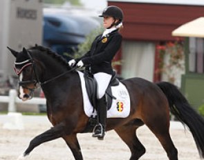 Noa Moermans on Dempsy Smokey